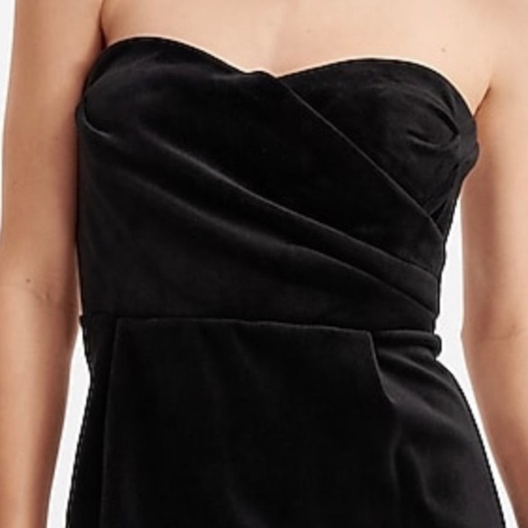Elegant Black Strapless Dress - Picture 3 of 6
